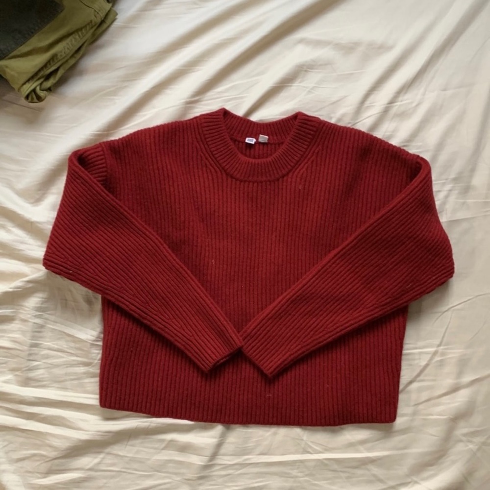 Uniqlo Red Knit Cropped Sweater - Size 4-6